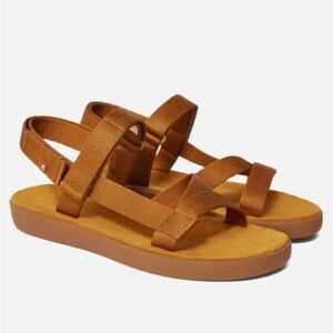 Sz. 7 Everlane ReNew Sports Sandal